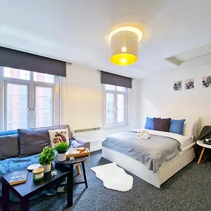 Spacious With Sofa Homestay